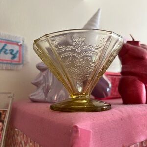 Vintage Yellow Glass Dish ☀️